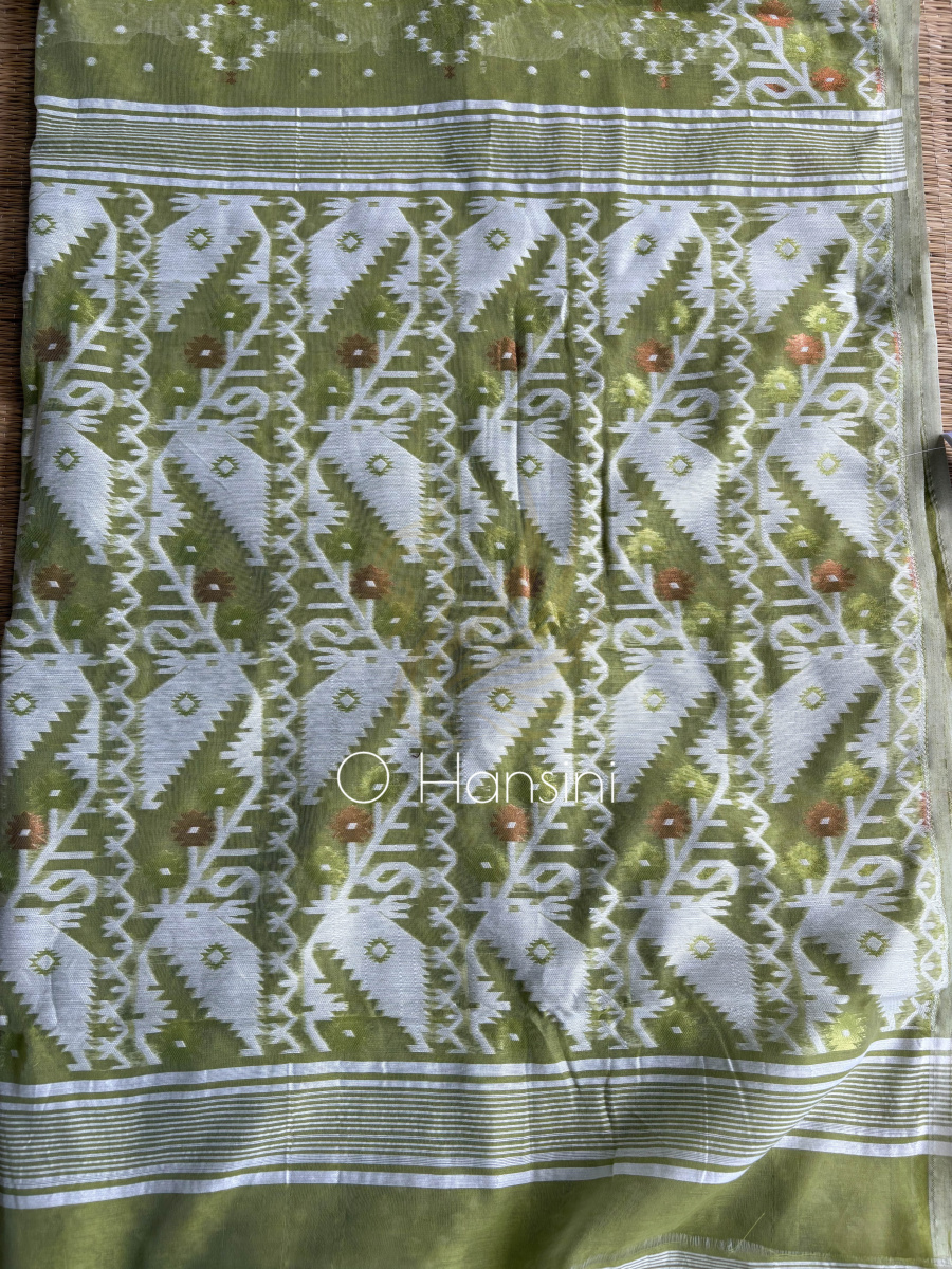 Handwoven Jacquard Jamdani saree